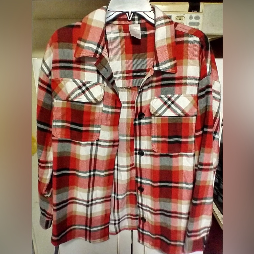 red no boundaries shacket size L